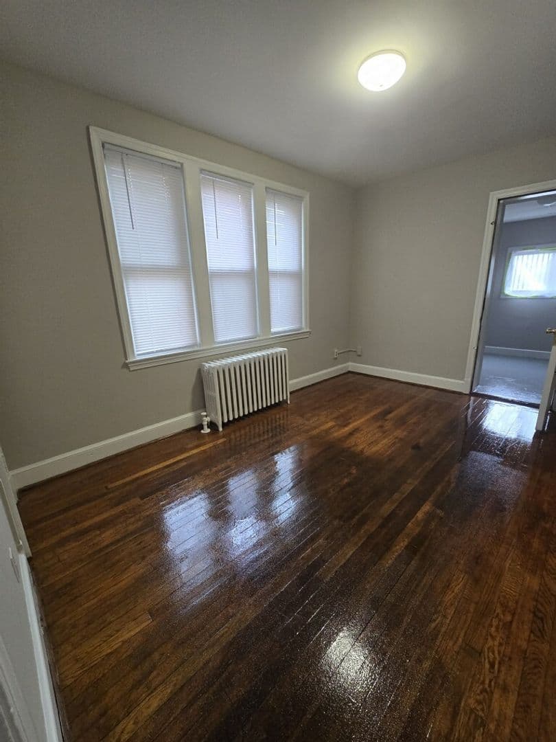 WASHINGTON Apartment: 2843 MINNESOTA AVE SE