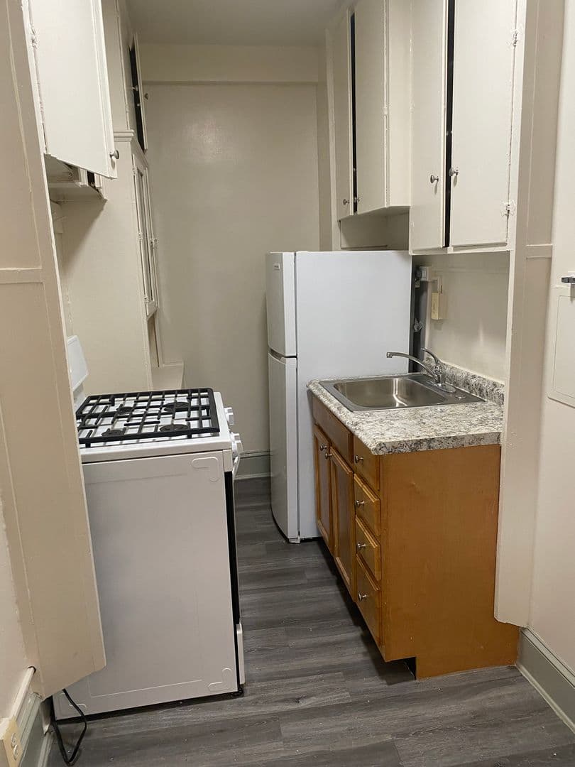 WASHINGTON Apartment: 3217 CONNECTICUT AVE NW