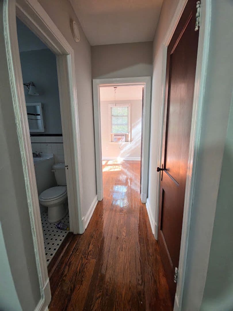 Washington Apartment: 4021 Benton St., NW