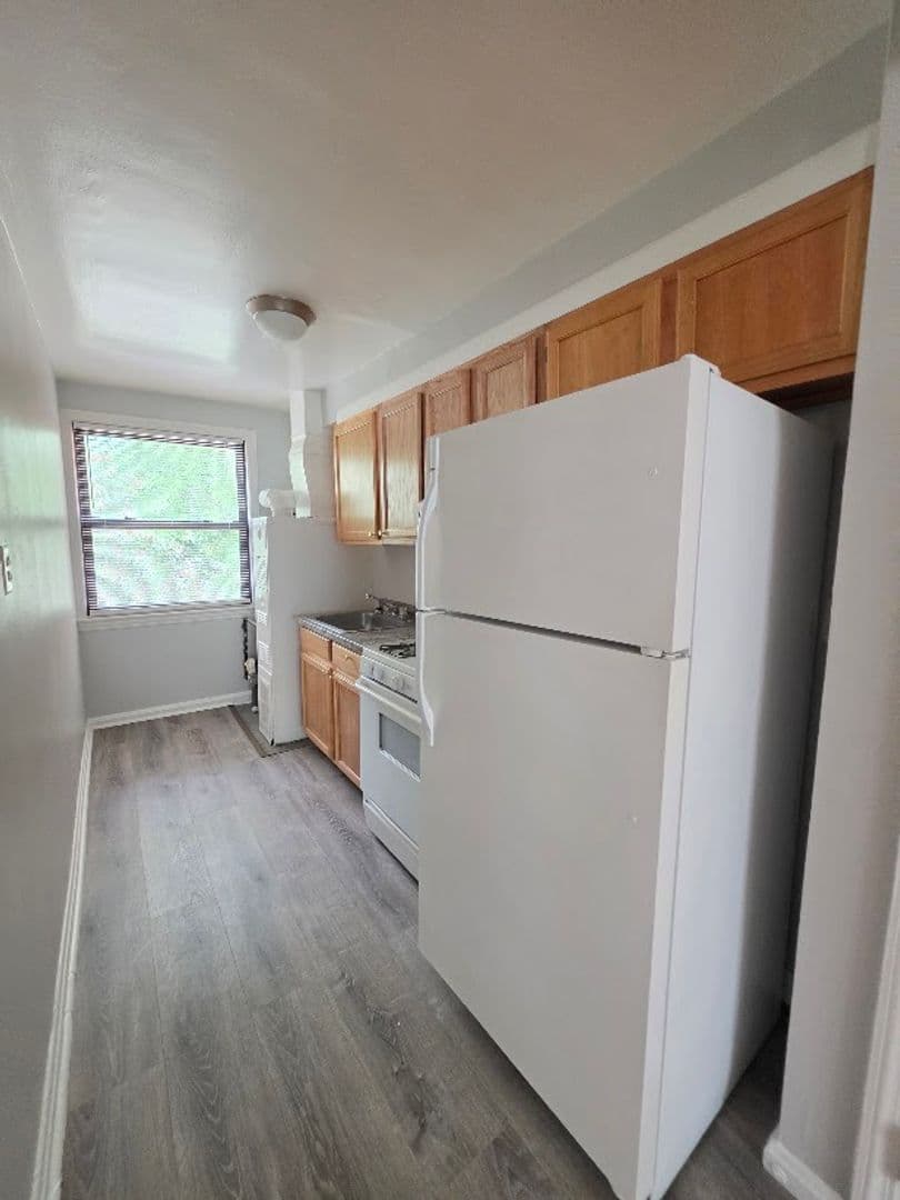WASHINGTON Apartment: 429 BURBANK ST SE