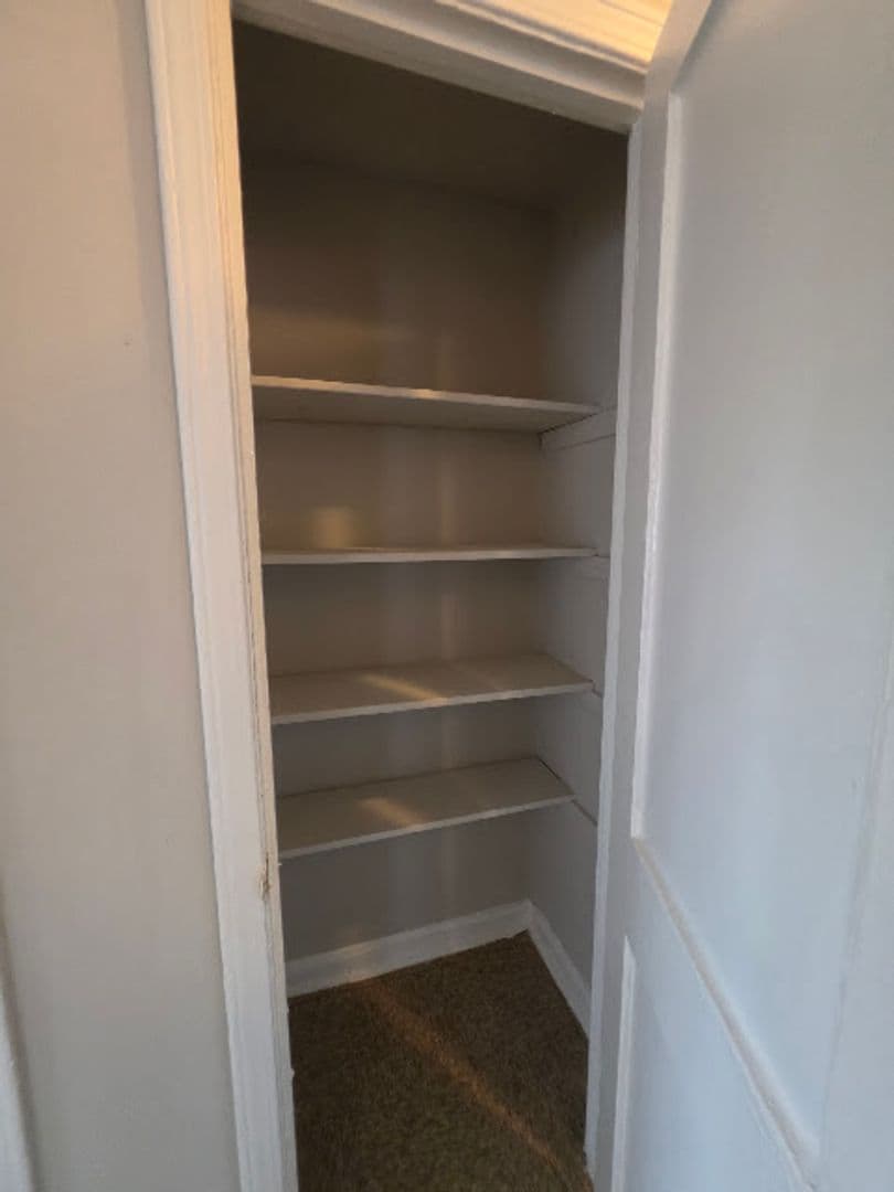 WASHINGTON Apartment: 1020 45TH ST NE