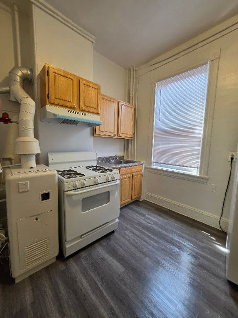 WASHINGTON Apartment: 1408 P ST NW
