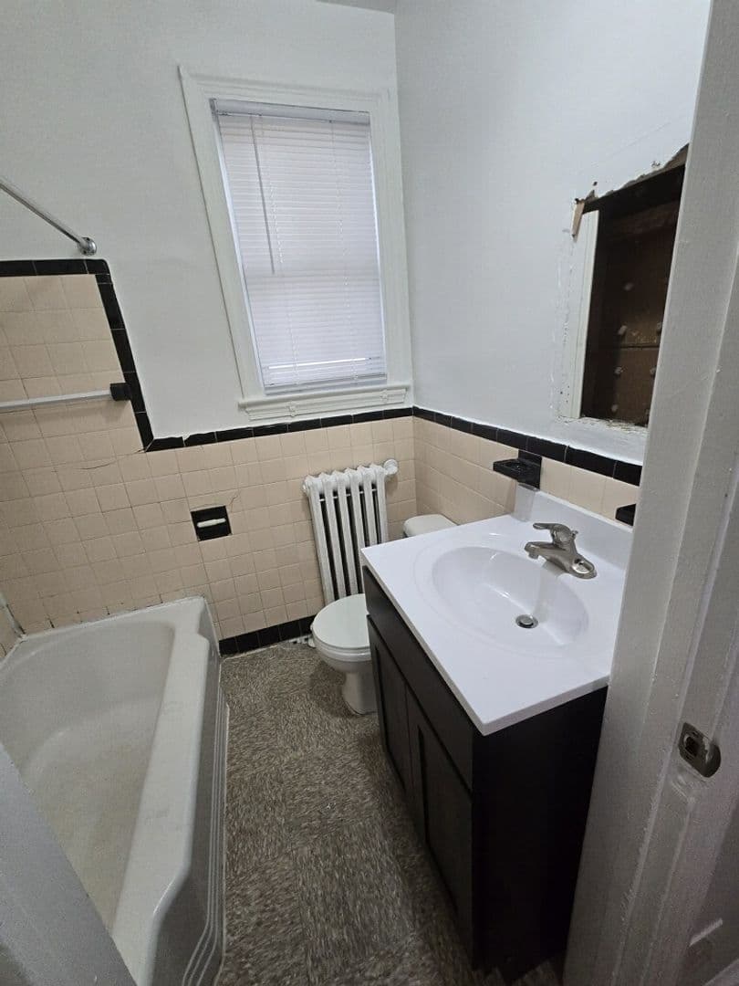 WASHINGTON Apartment: 2843 MINNESOTA AVE SE