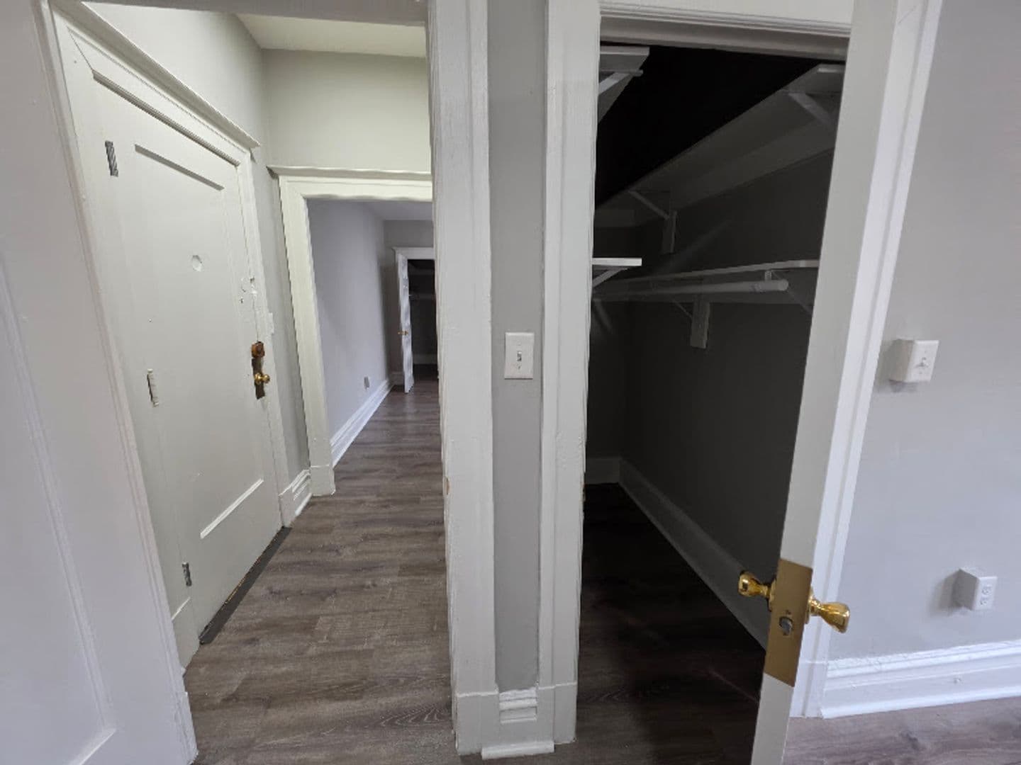 WASHINGTON Apartment: 1439 T ST NW