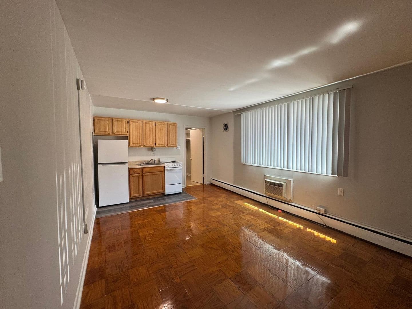 WASHINGTON Apartment: 1111 D ST NE