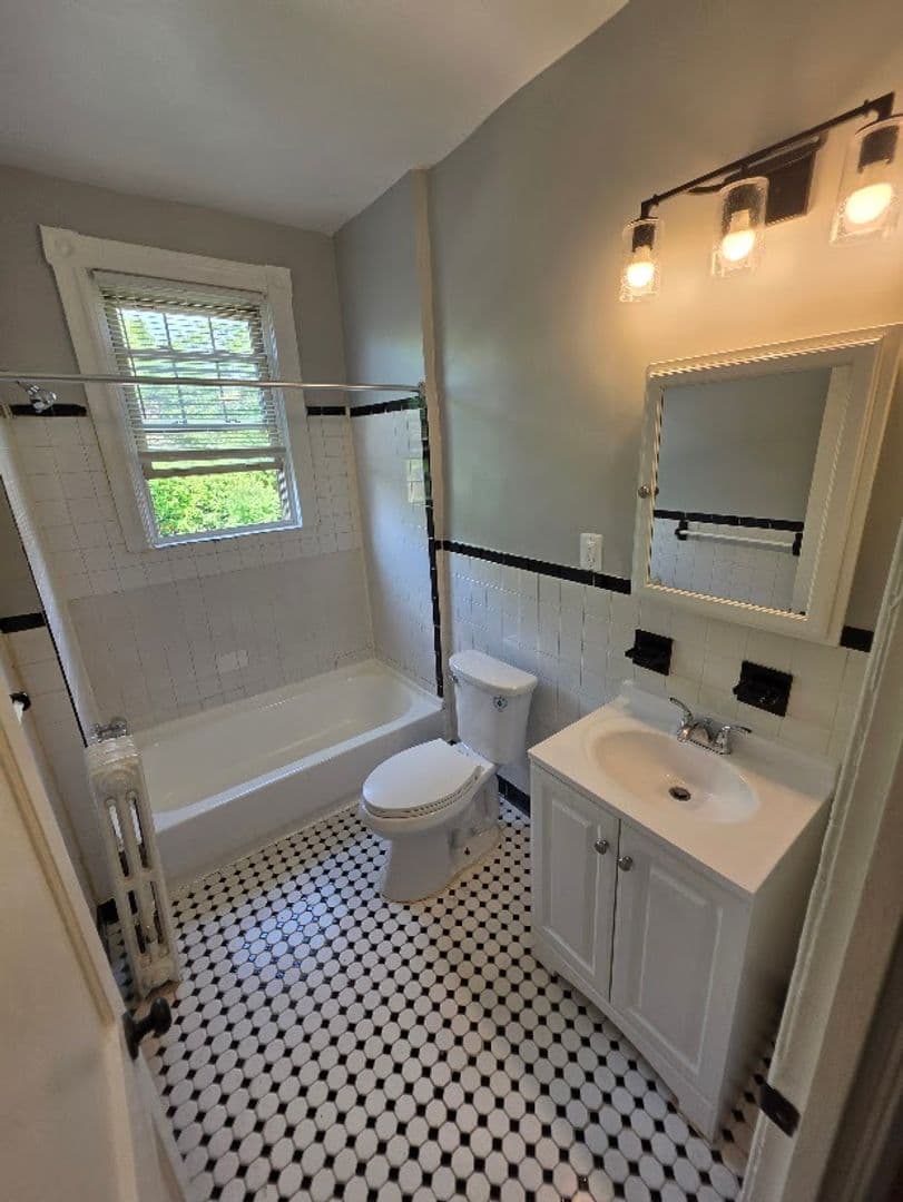 WASHINGTON Apartment: 4222 14TH ST NW