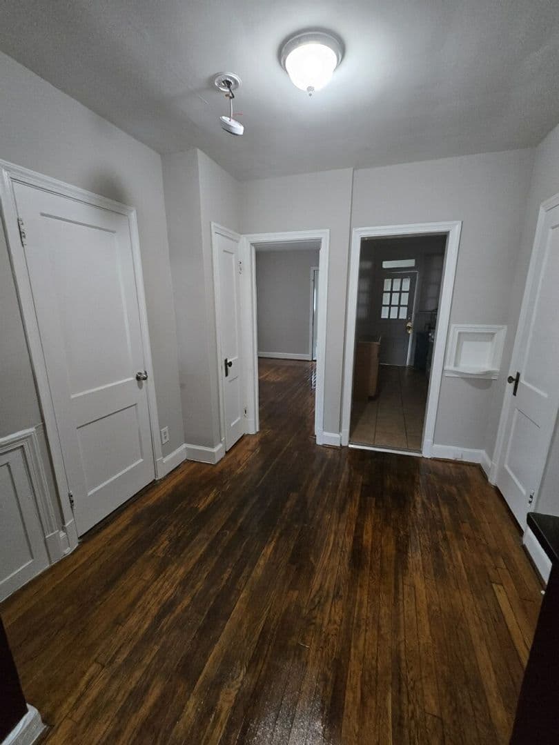 WASHINGTON Apartment: 2843 MINNESOTA AVE SE