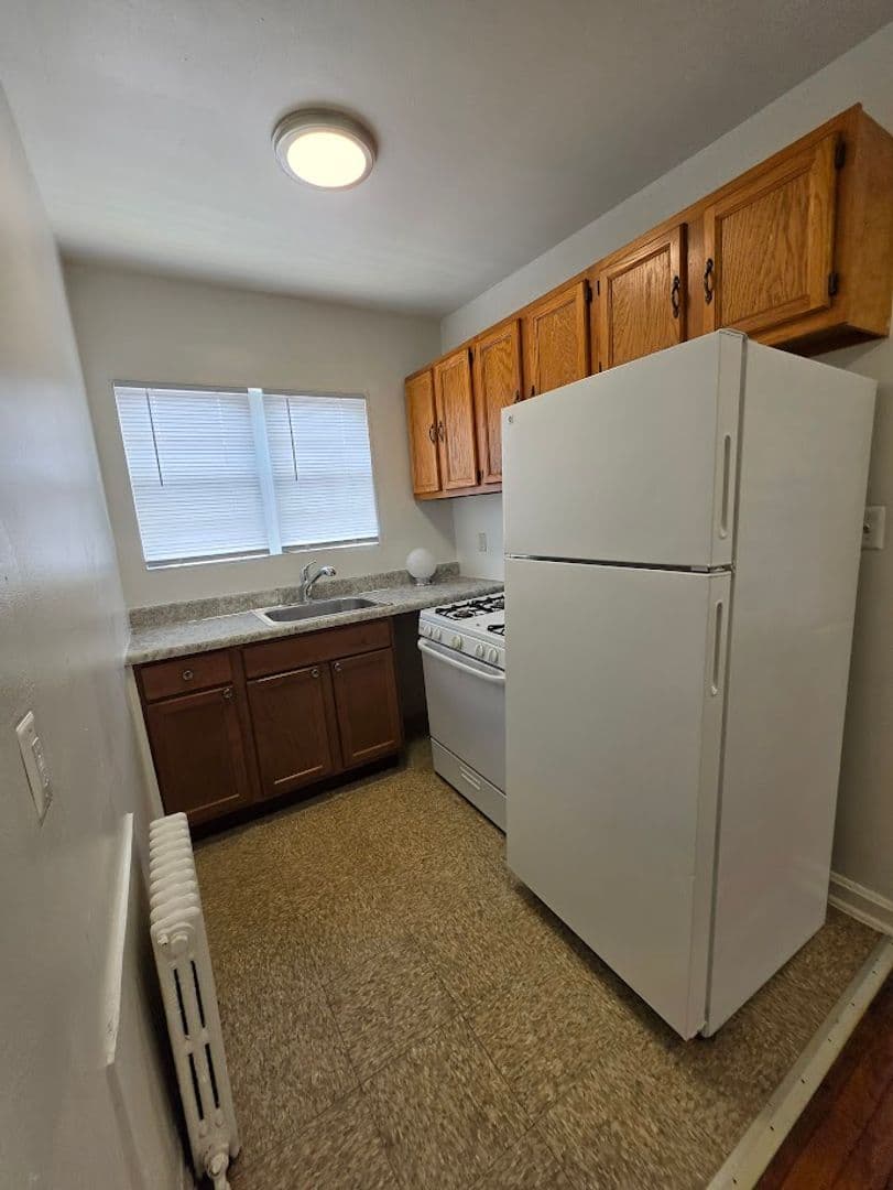 WASHINGTON Apartment: 140 KENILWORTH AVE NE