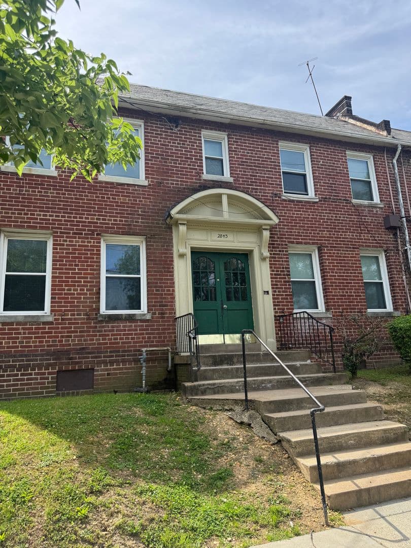 WASHINGTON Apartment: 2843 MINNESOTA AVE SE