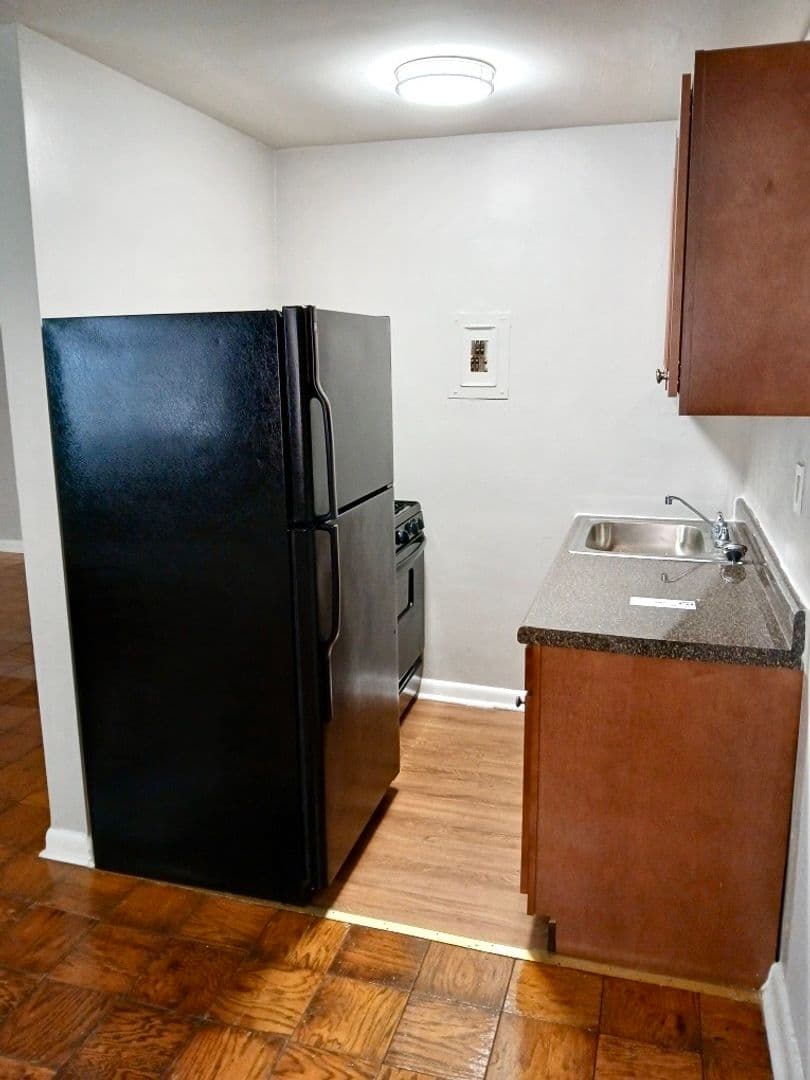 WASHINGTON Apartment: 1835 CENTRAL PL NE