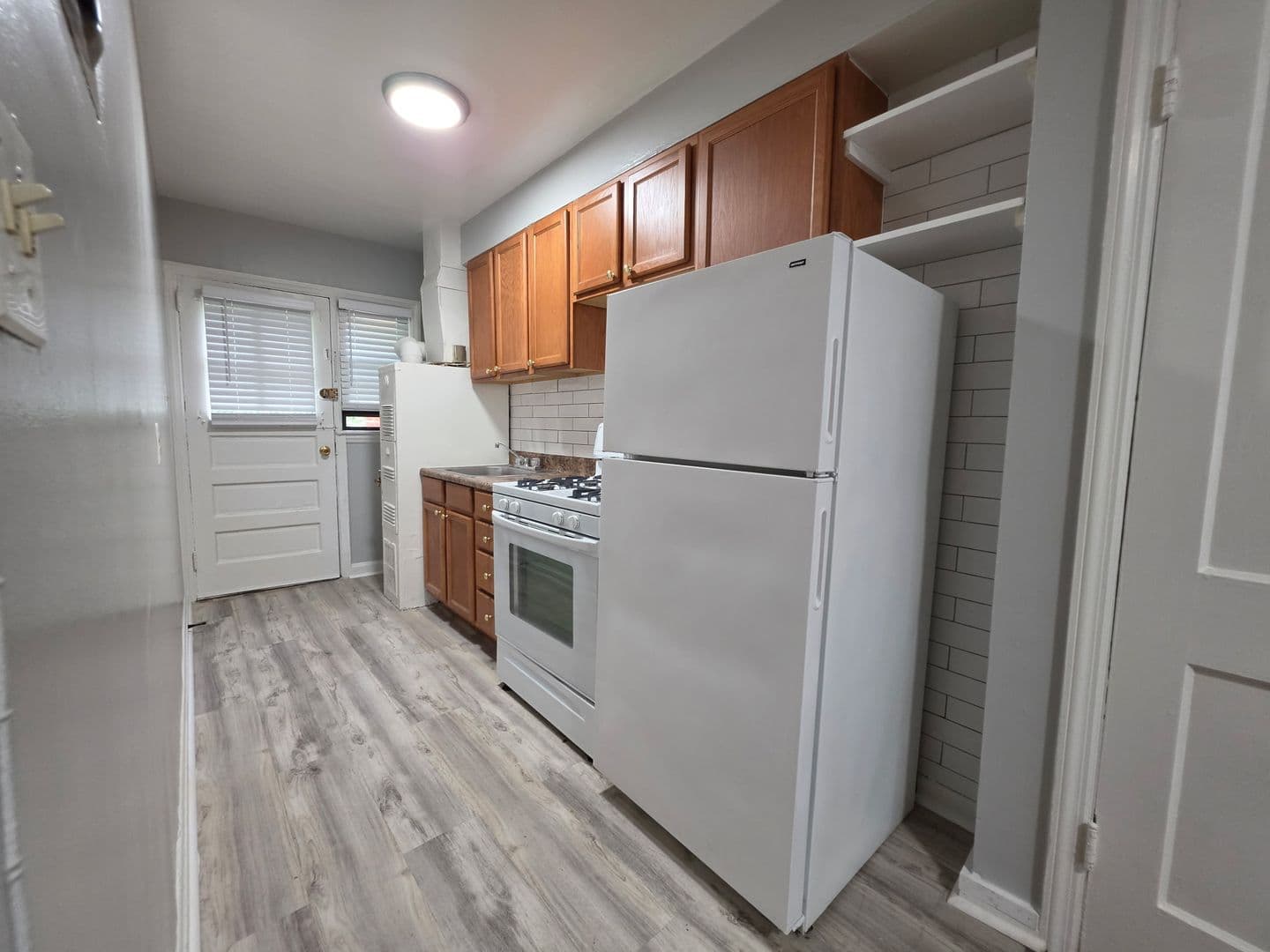 WASHINGTON Apartment: 427 BURBANK ST SE