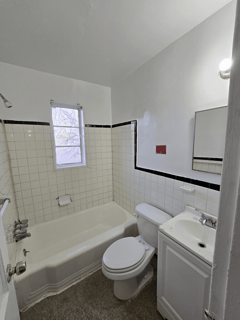 WASHINGTON Apartment: 405 DIVISION AVE NE