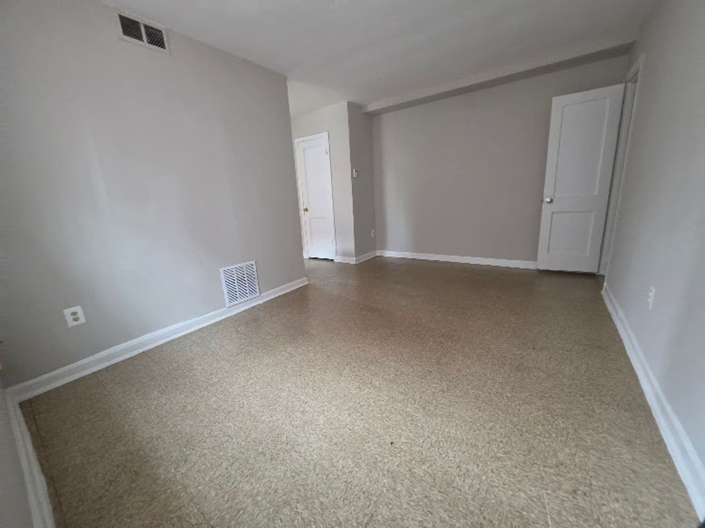 WASHINGTON Apartment: 1020 45TH ST NE