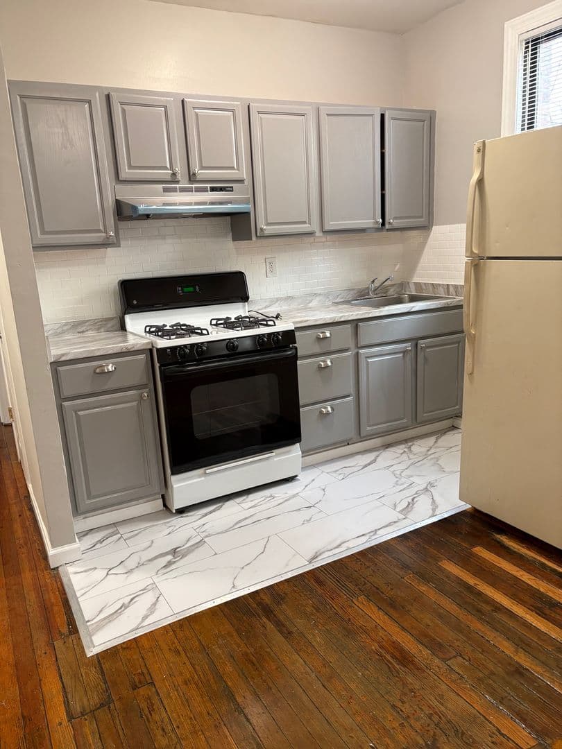 WASHINGTON Apartment: 1014 COLUMBIA RD NW