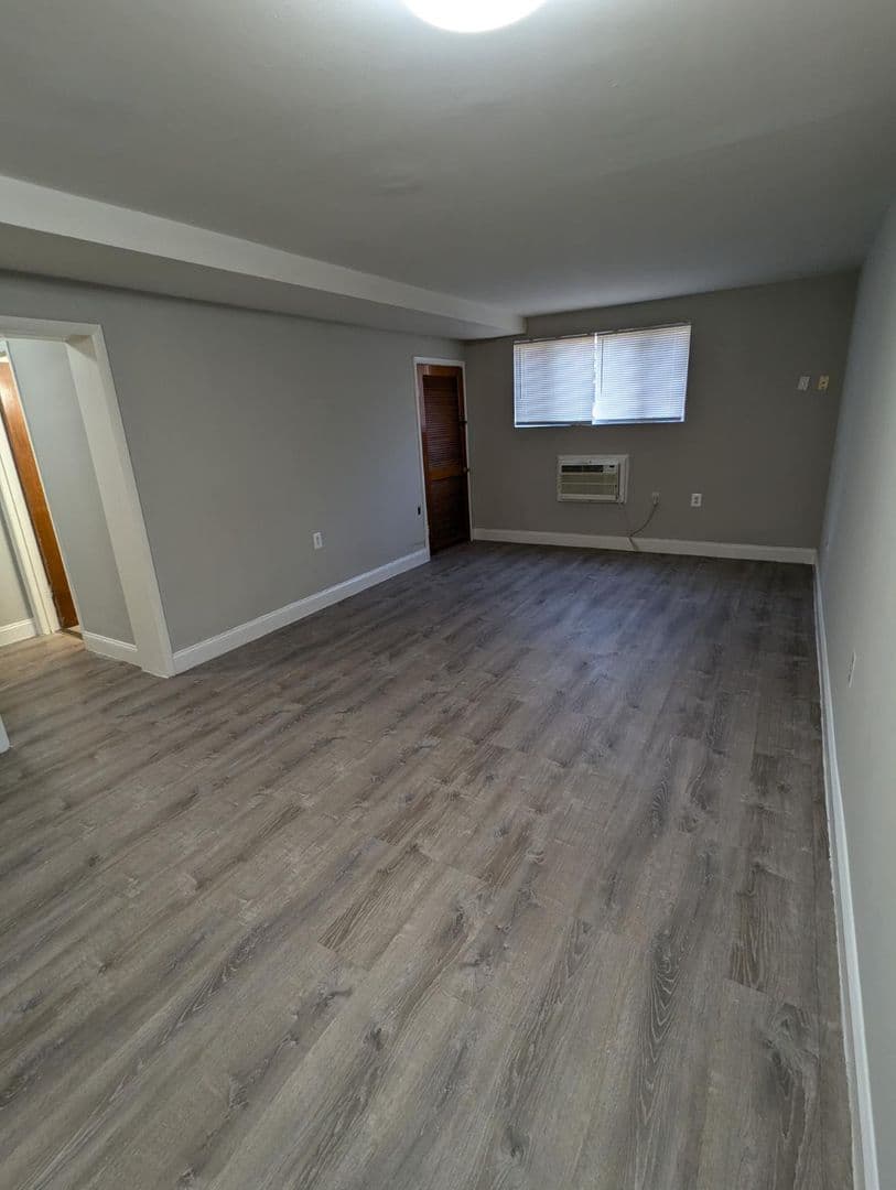 WASHINGTON Apartment: 1150 51ST ST NE