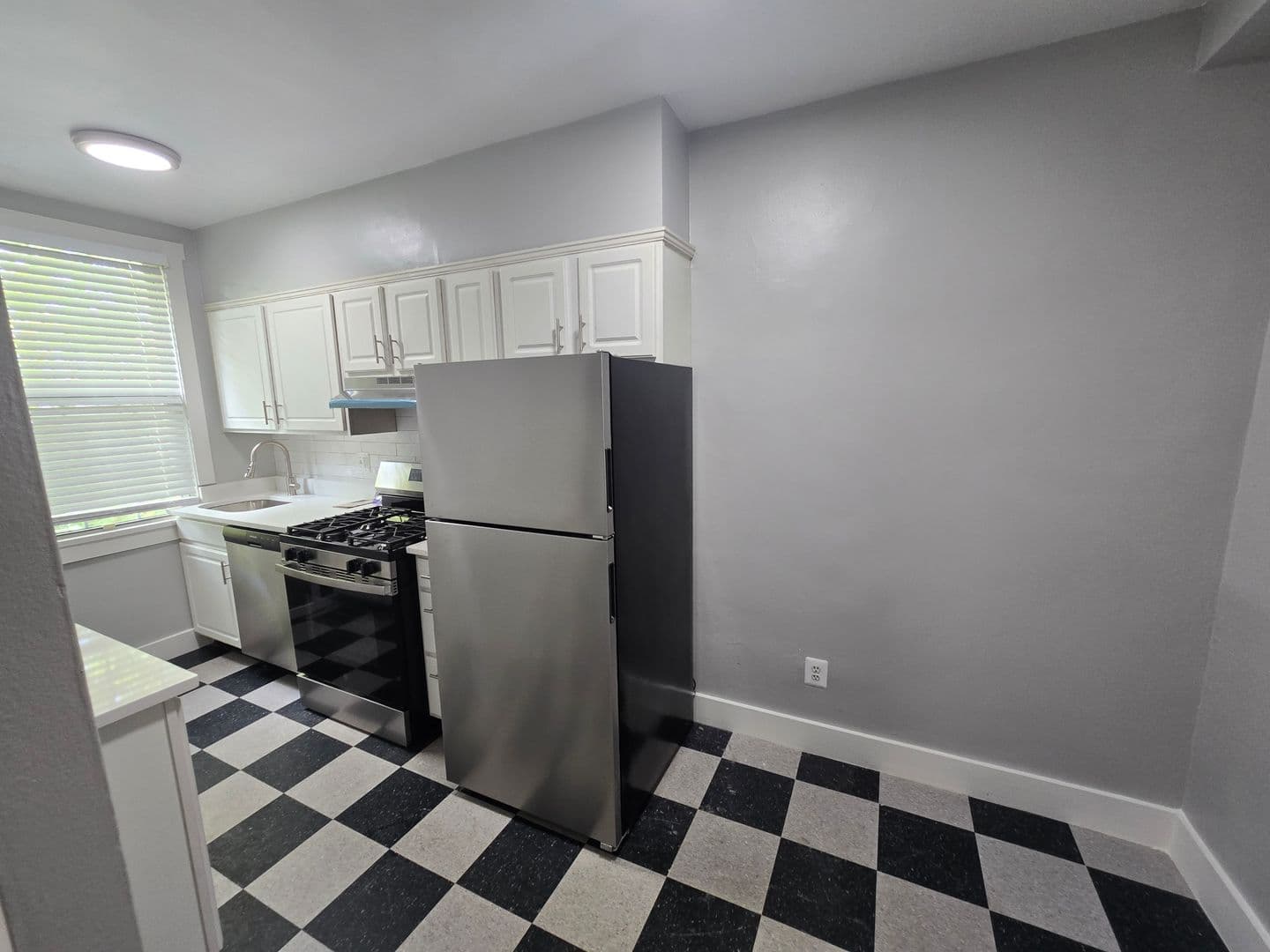 Washington Apartment: 4021 Benton St., NW