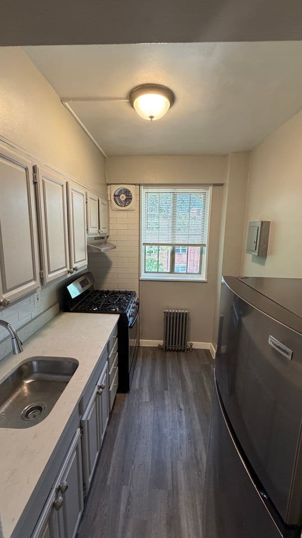 WASHINGTON Apartment: 5000 FT TOTTEN DR NE