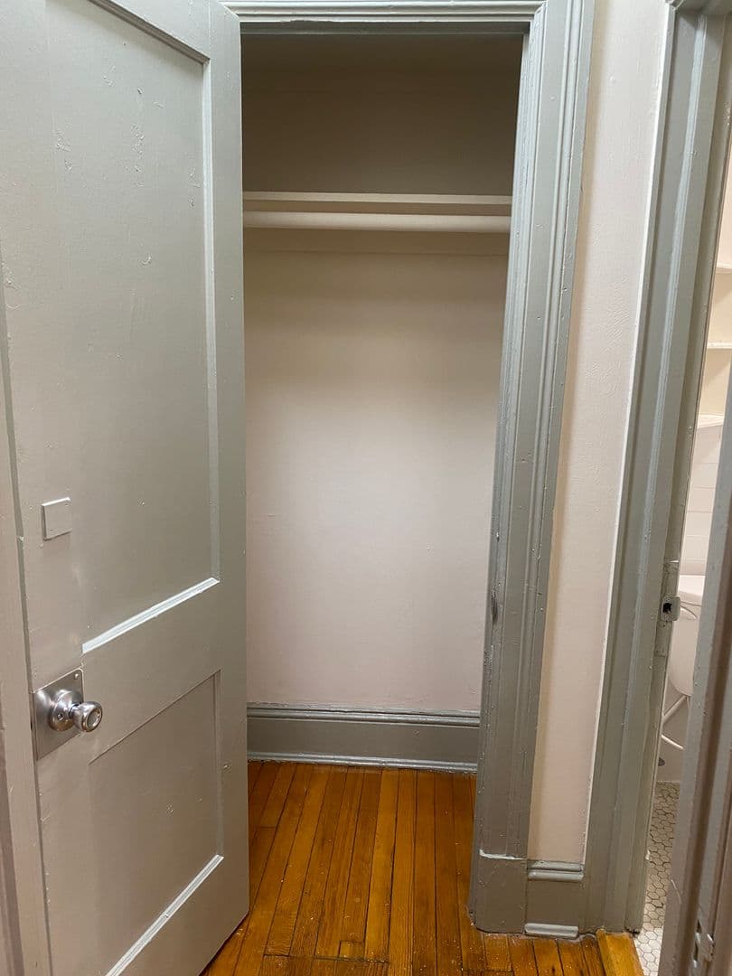 WASHINGTON Apartment: 3217 CONNECTICUT AVE NW