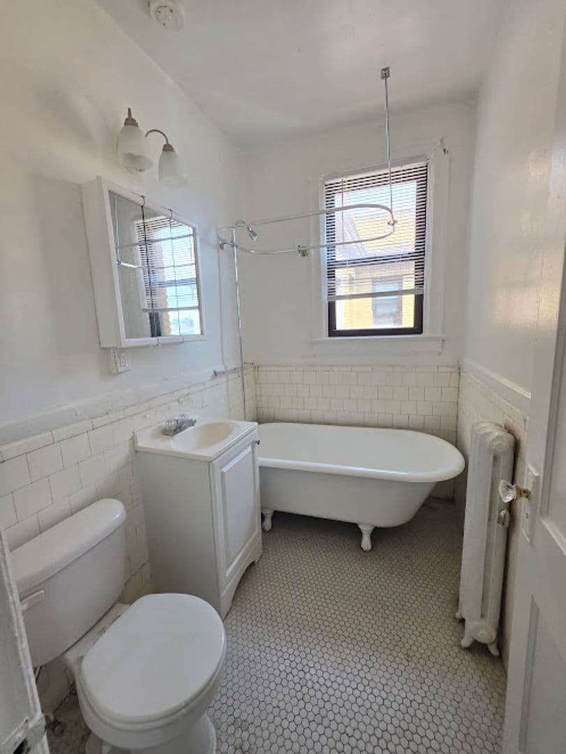 WASHINGTON Apartment: 3100 WARDER ST NW