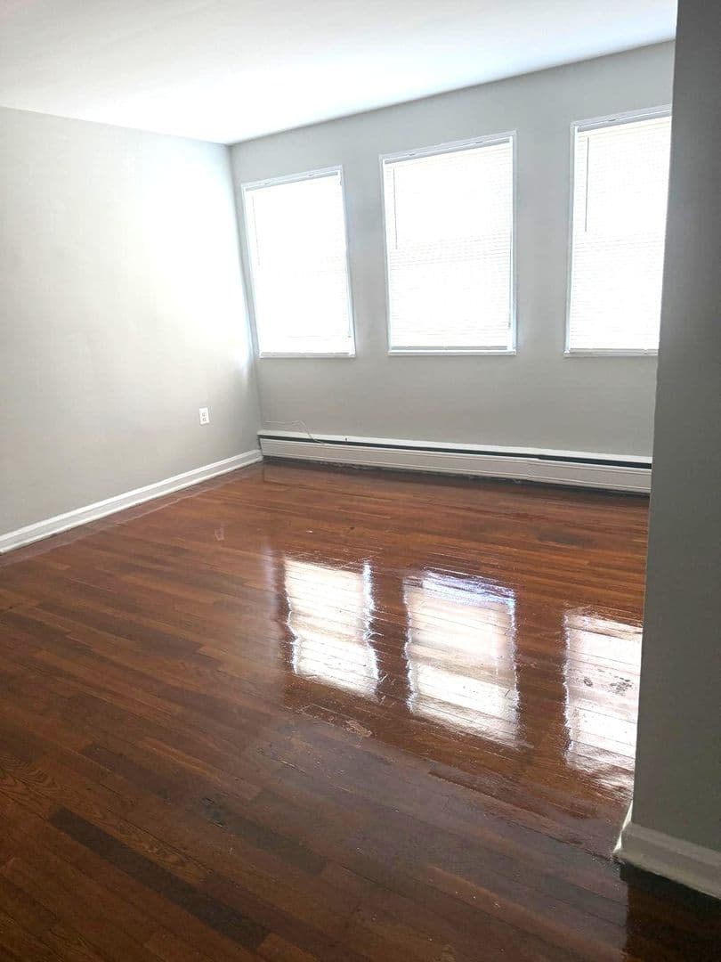WASHINGTON Apartment: 917 48TH ST NE