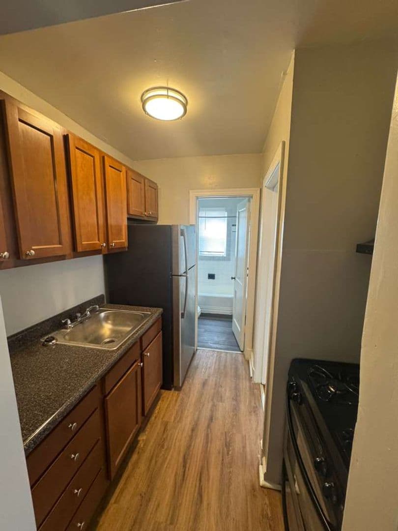 WASHINGTON Apartment: 74 WEBSTER ST NE