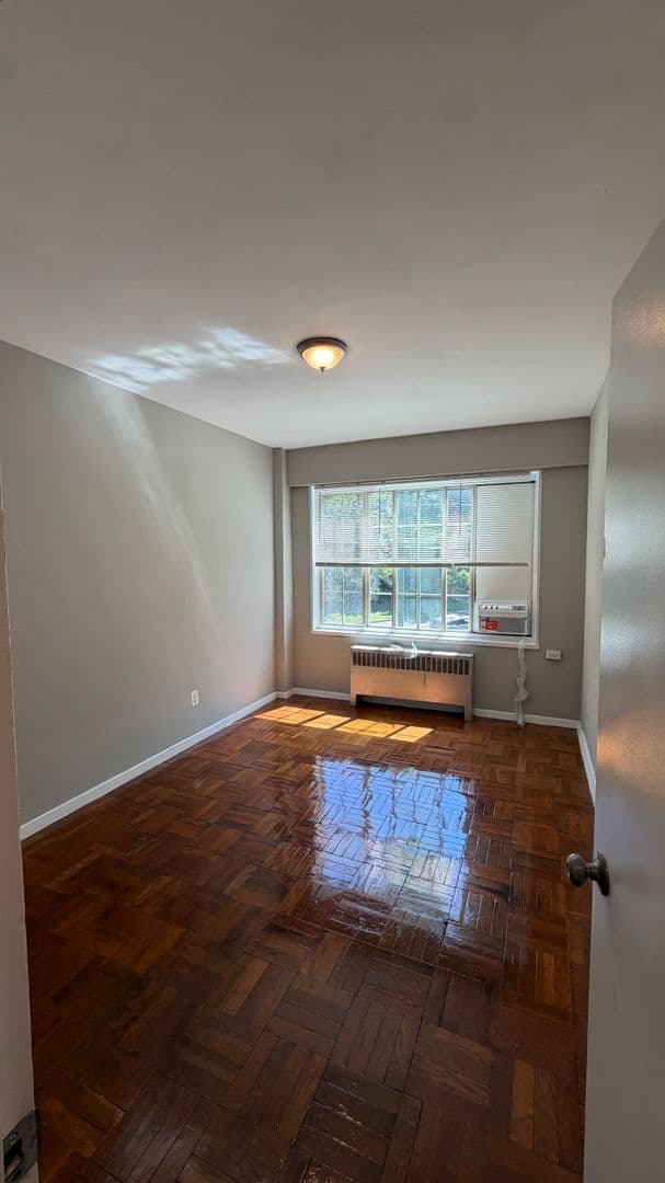 WASHINGTON Apartment: 5000 FT TOTTEN DR NE