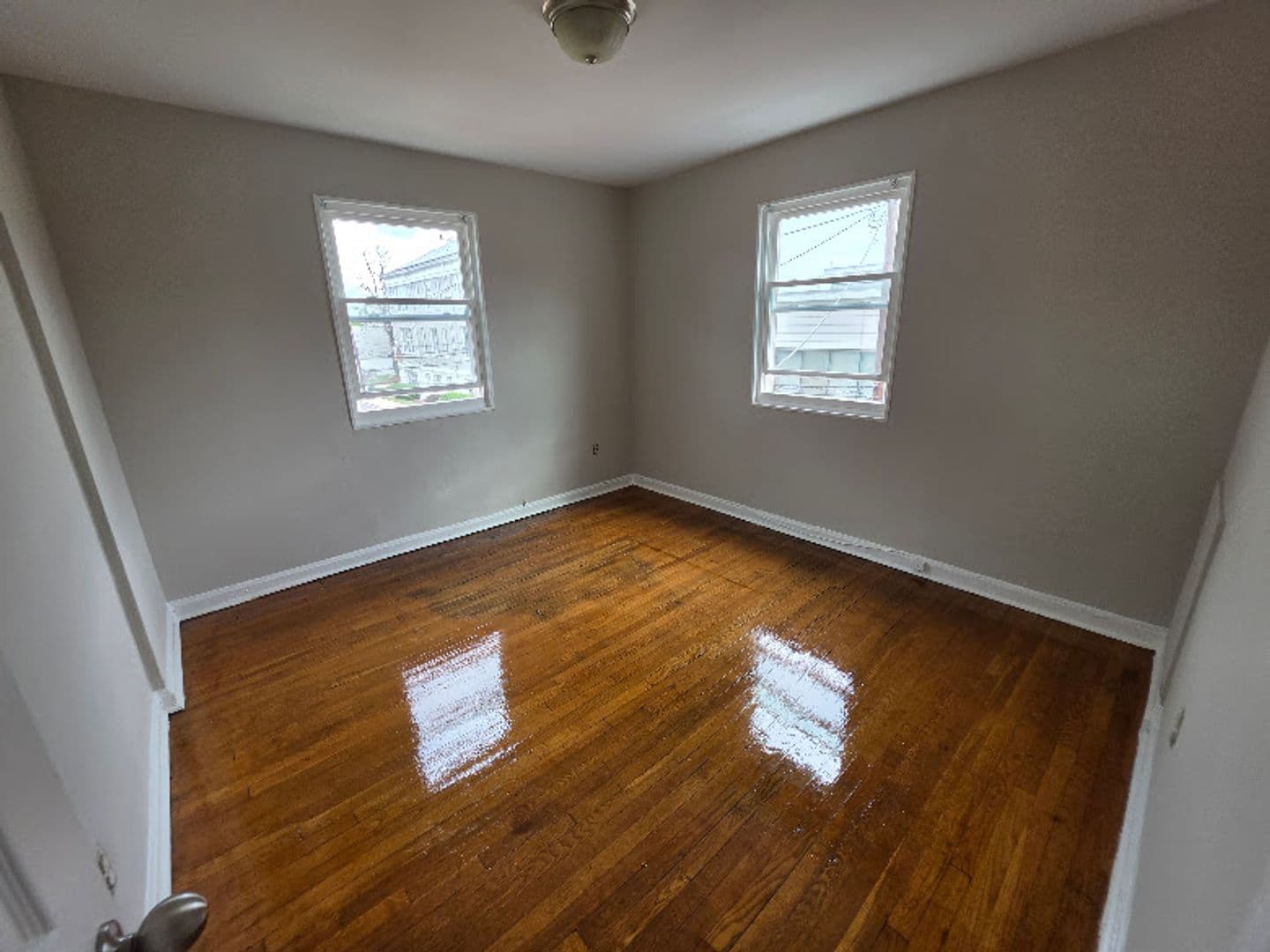 WASHINGTON Apartment: 1020 45TH ST NE