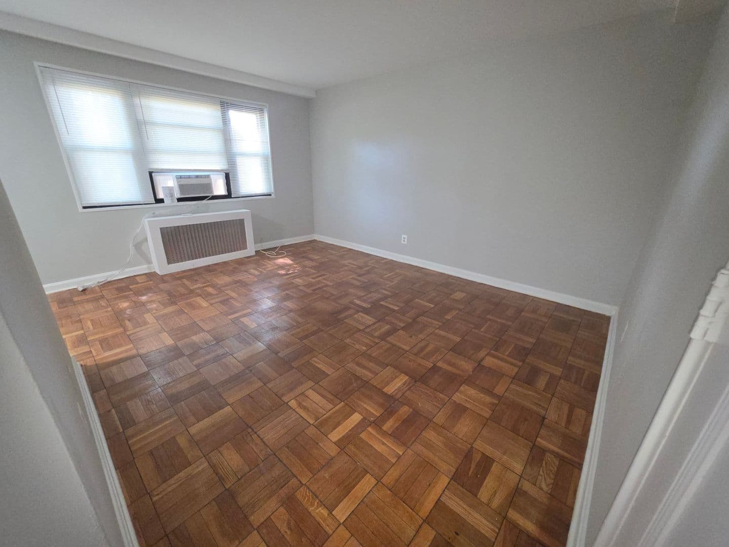 WASHINGTON Apartment: 1649 FRANKLIN ST NE