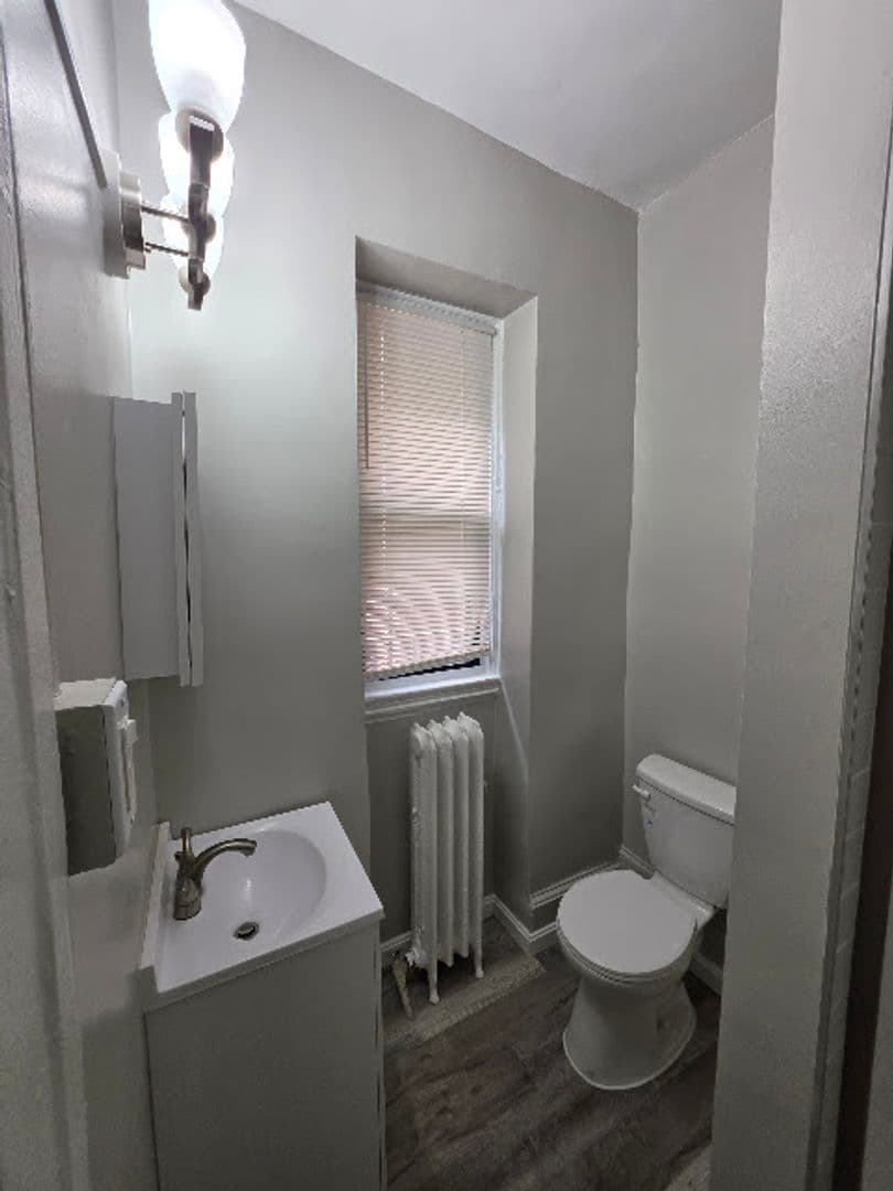 WASHINGTON Apartment: 1439 T ST NW