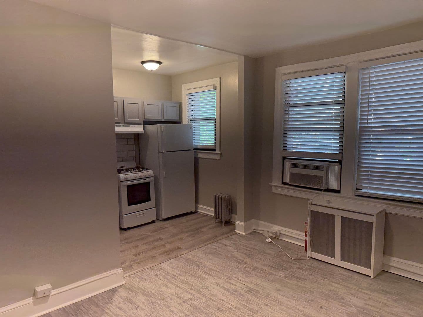 WASHINGTON Apartment: 435 16TH ST SE