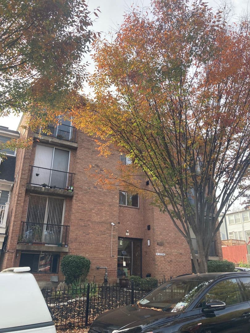 WASHINGTON Apartment: 315 W ST NE