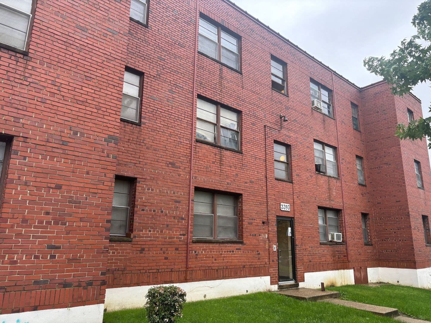 WASHINGTON Apartment: 3393 BLAINE ST NE