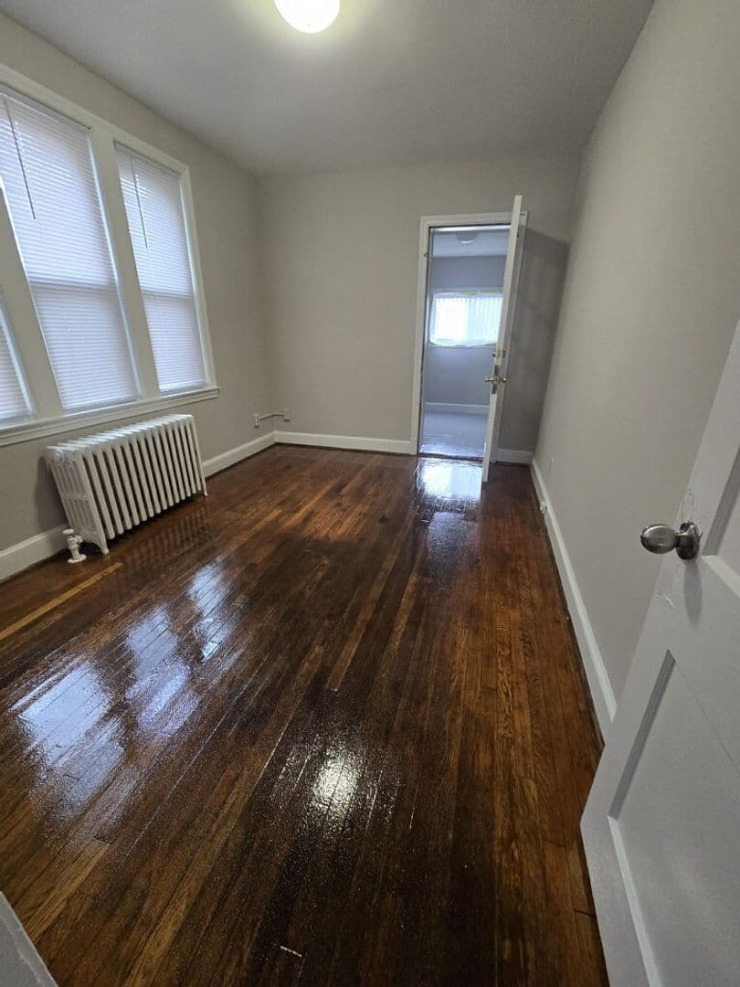 WASHINGTON Apartment: 2843 MINNESOTA AVE SE