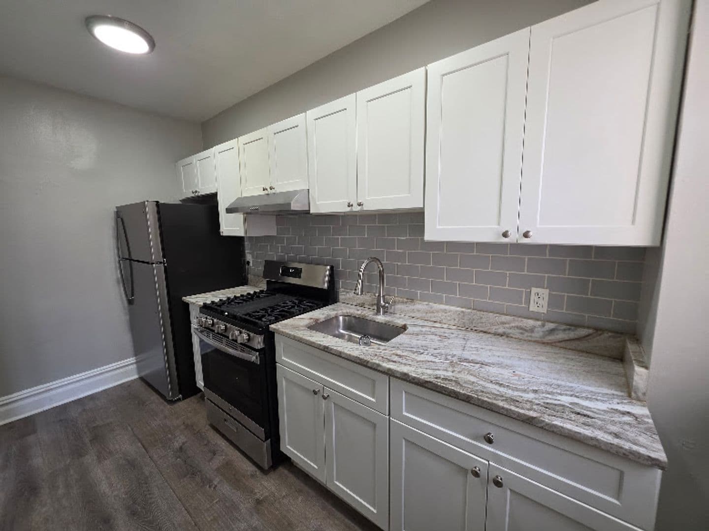 WASHINGTON Apartment: 1439 T ST NW