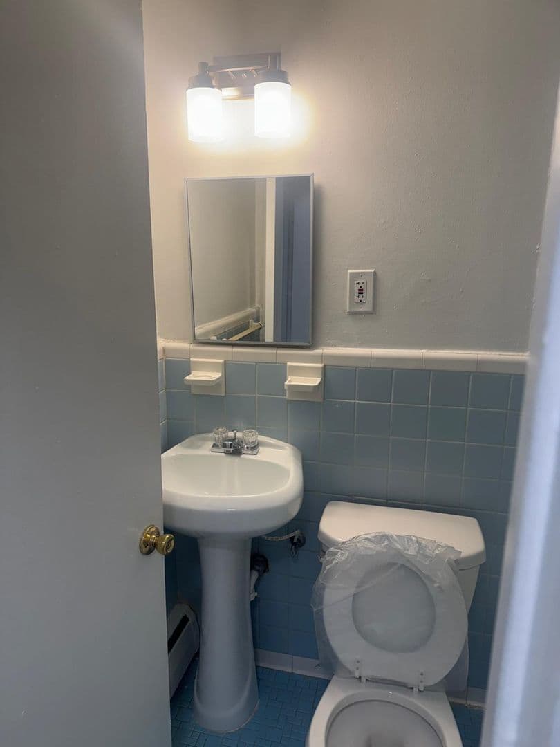 WASHINGTON Apartment: 1111 D ST NE