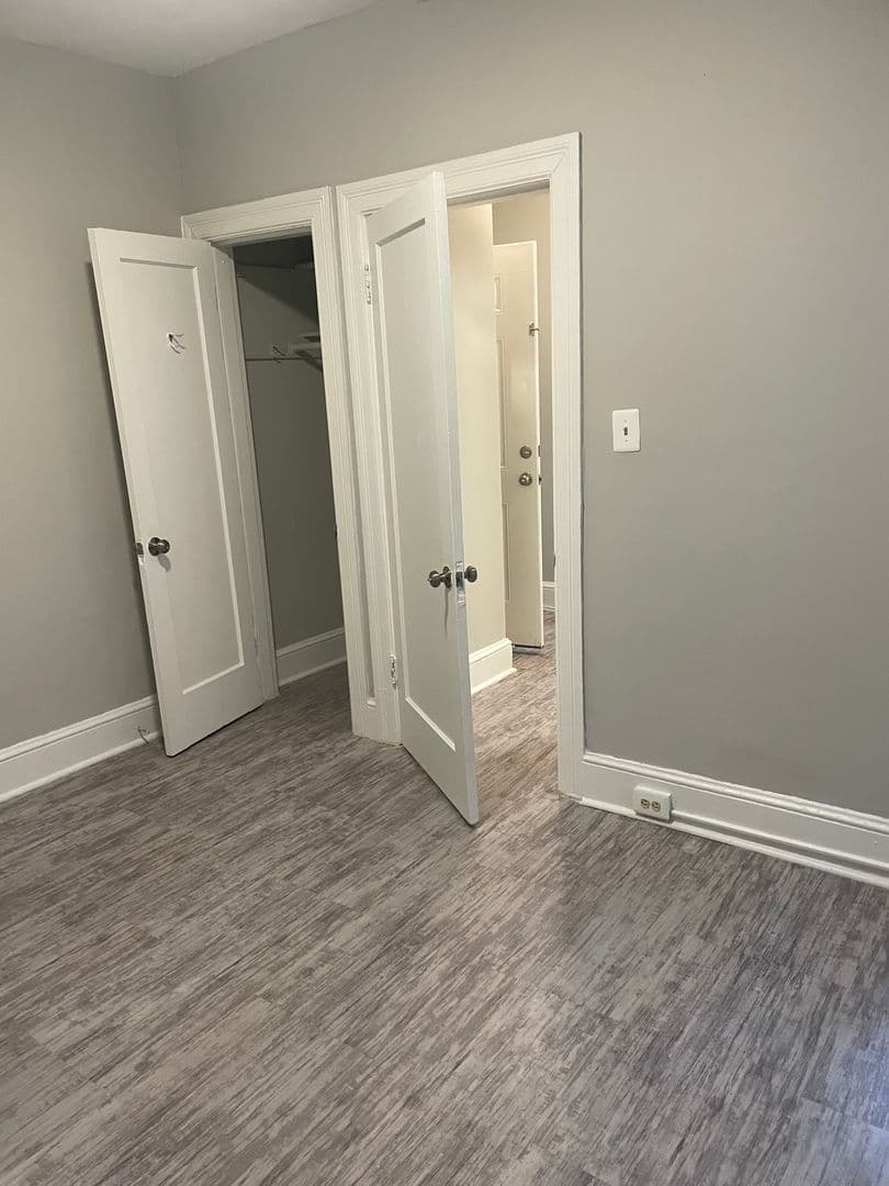 WASHINGTON Apartment: 435 16TH ST SE