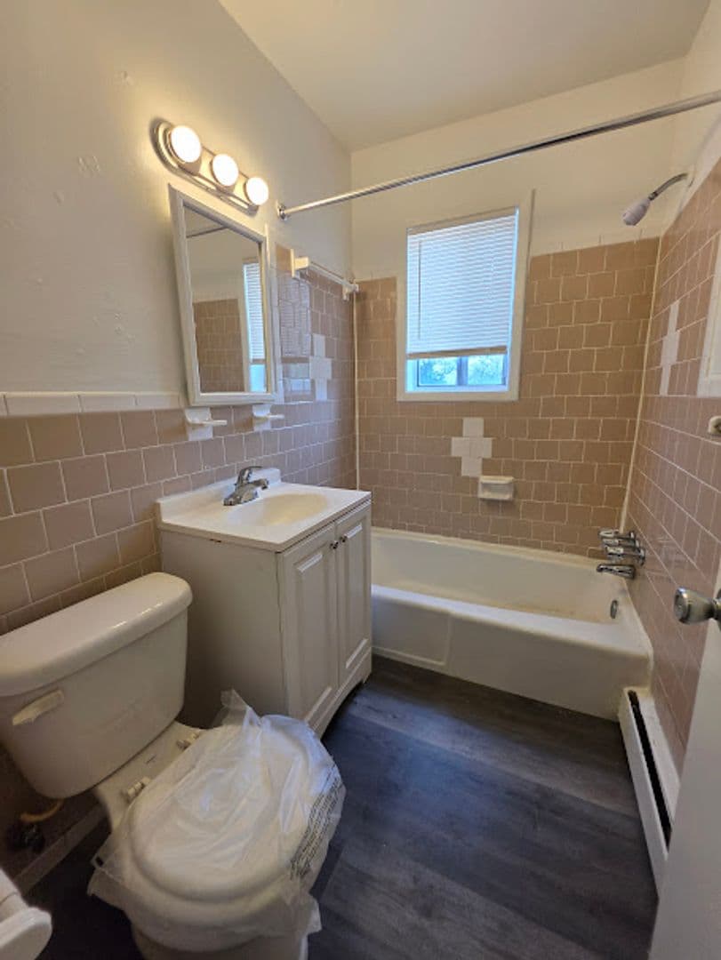 WASHINGTON Apartment: 4340 SHERIFF RD NE