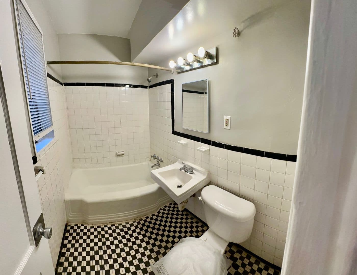 WASHINGTON Apartment: 317 11TH ST NE