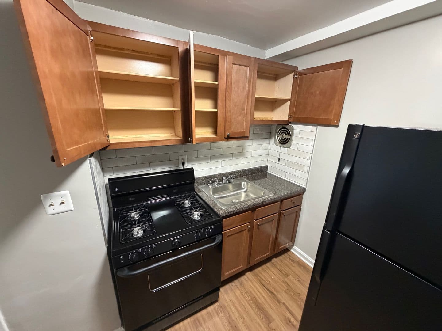 WASHINGTON Apartment: 315 W ST NE