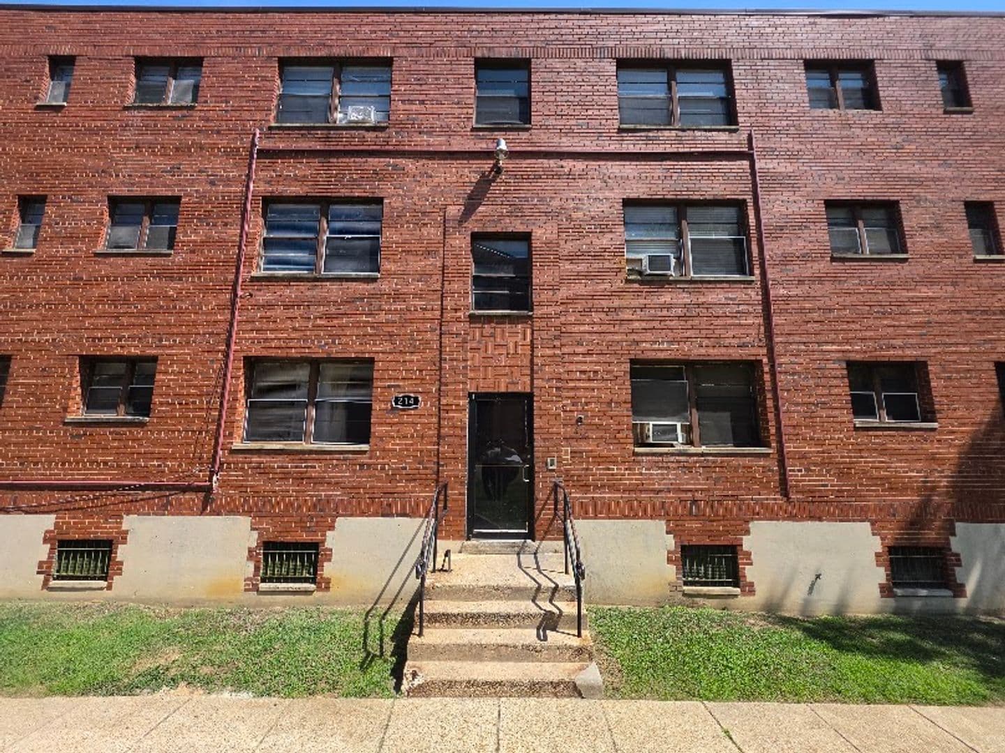 WASHINGTON Apartment: 214 KENILWORTH AVE NE