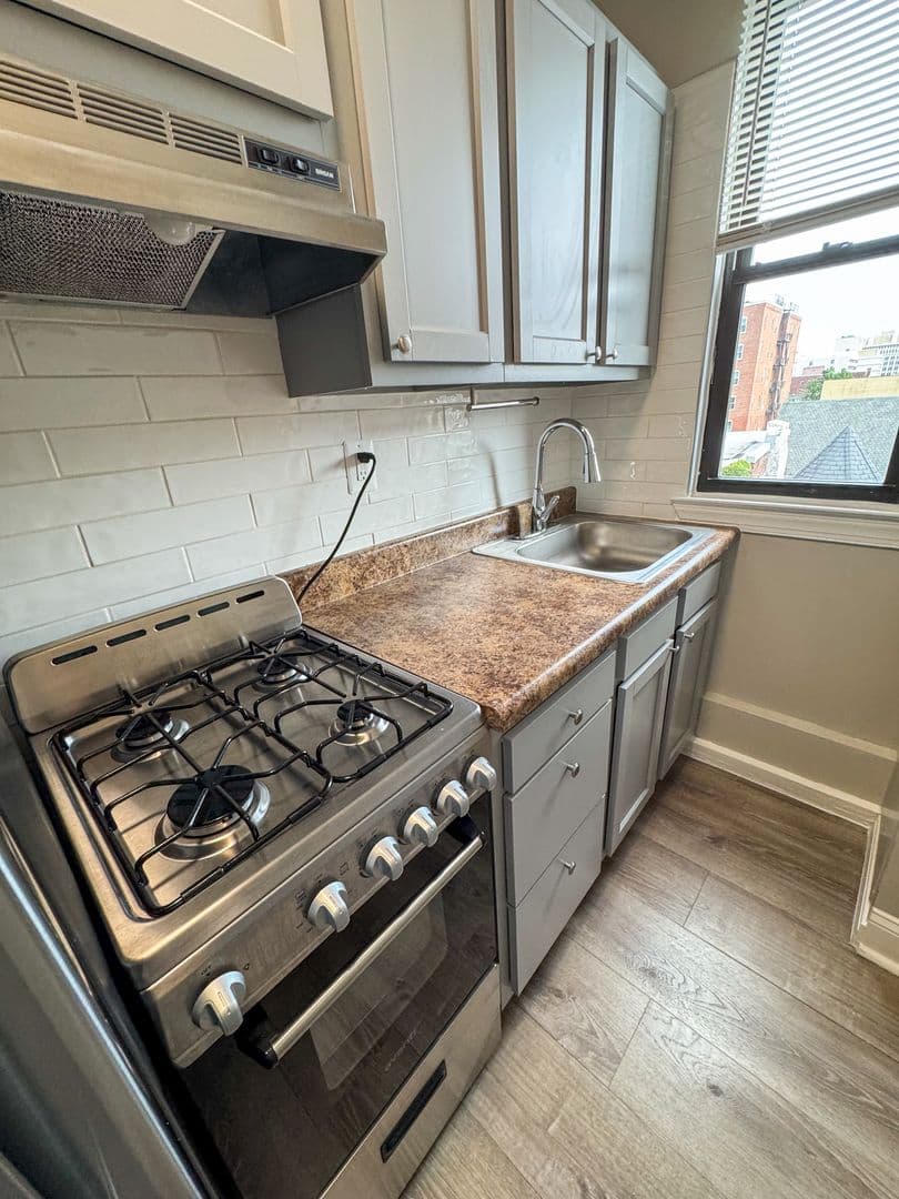 WASHINGTON Apartment: 1307 12TH ST NW