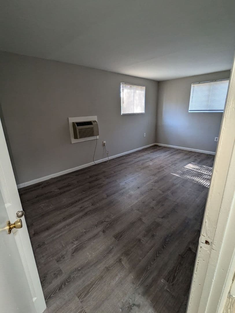 WASHINGTON Apartment: 1150 51ST ST NE