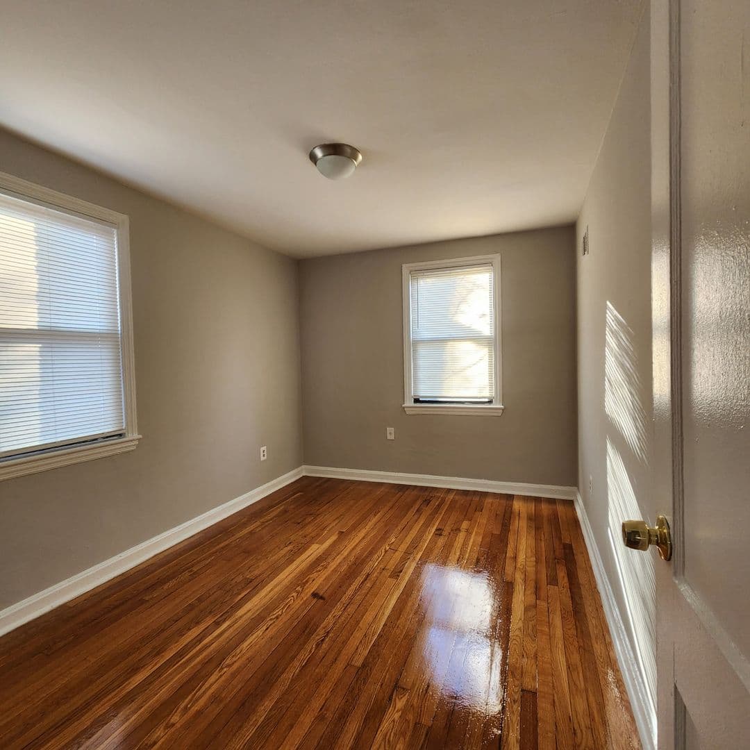 WASHINGTON Apartment: 429 BURBANK ST SE