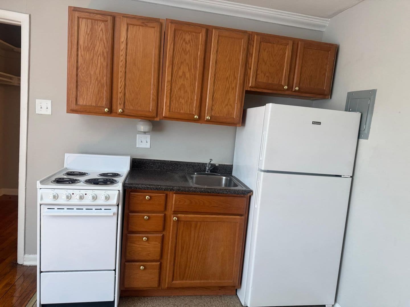 WASHINGTON Apartment: 1111 D ST NE
