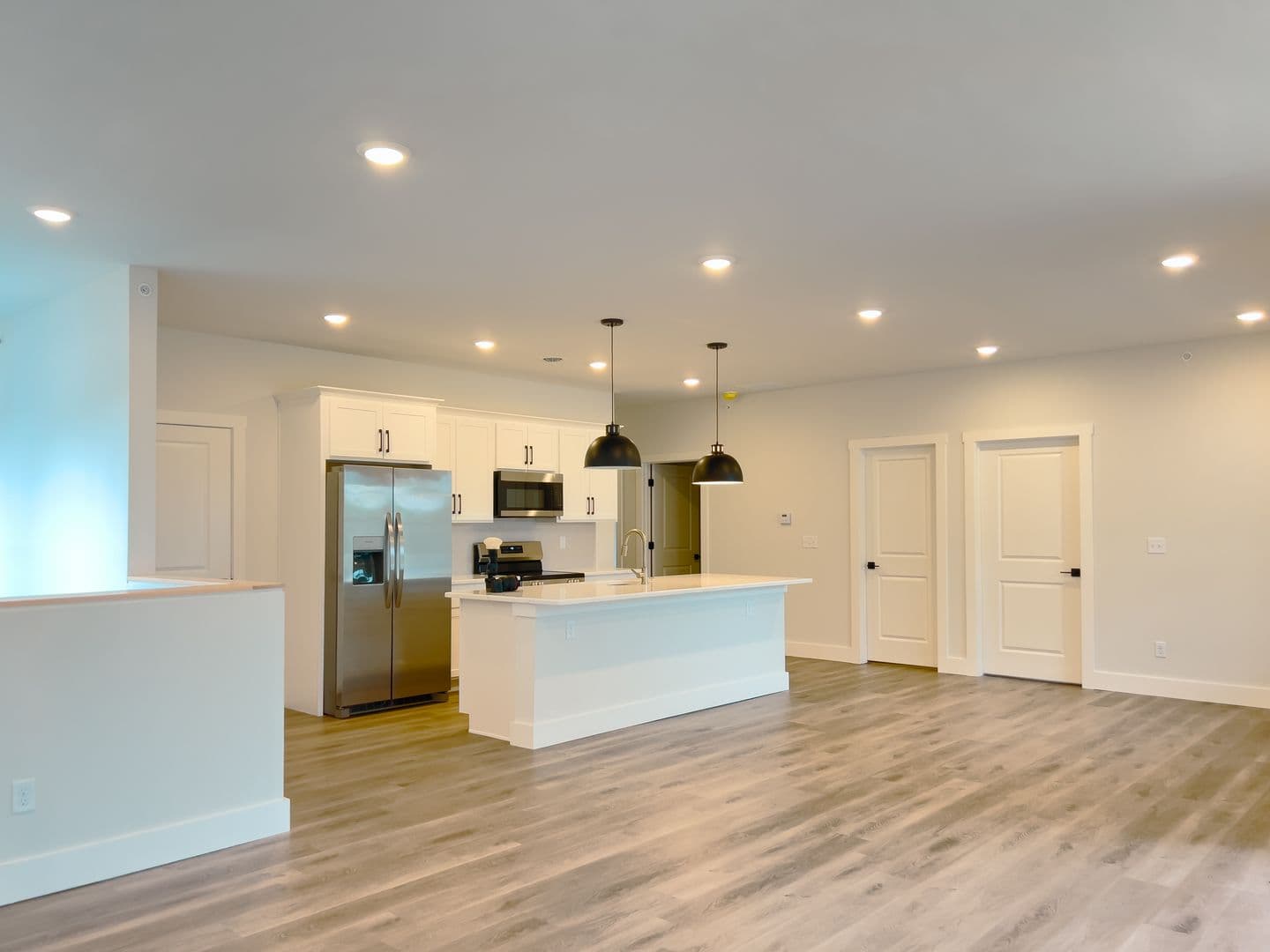 Troy Condo: 101 Beverly Rose Way