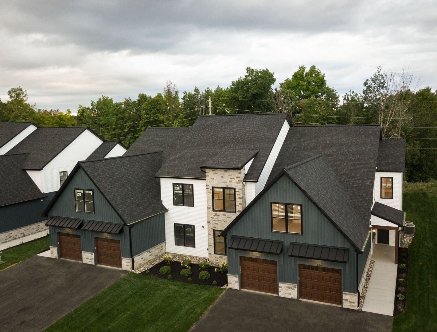 Troy Condo: 101 Beverly Rose Way