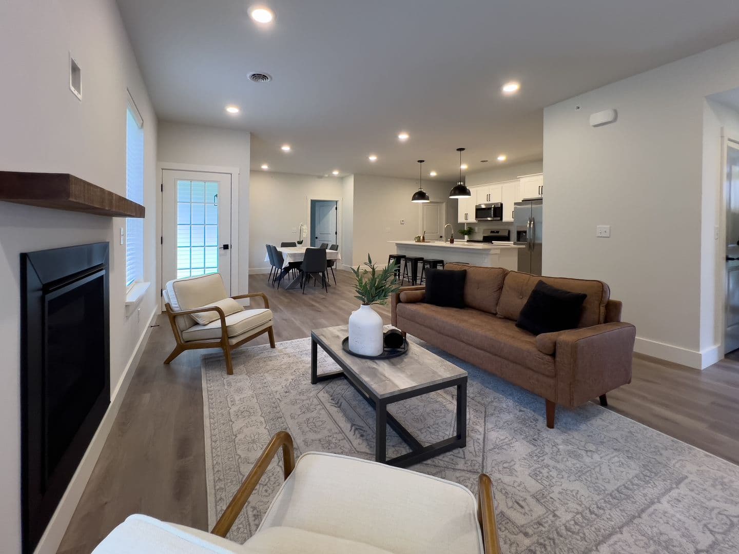 Troy Condo: 101 Beverly Rose Way