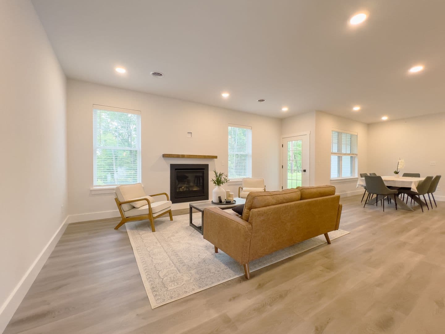 Troy Condo: 101 Beverly Rose Way