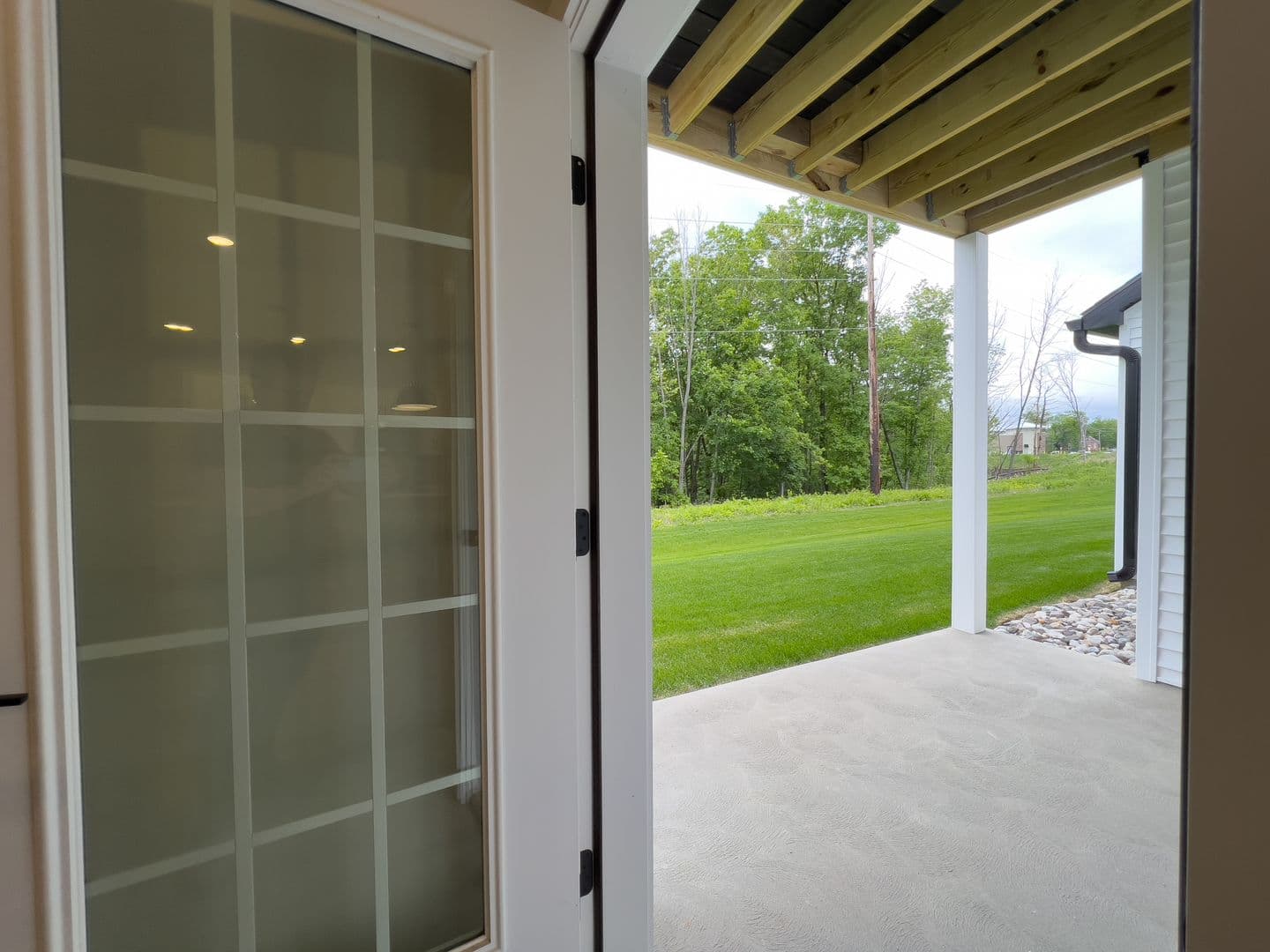 Troy Condo: 101 Beverly Rose Way