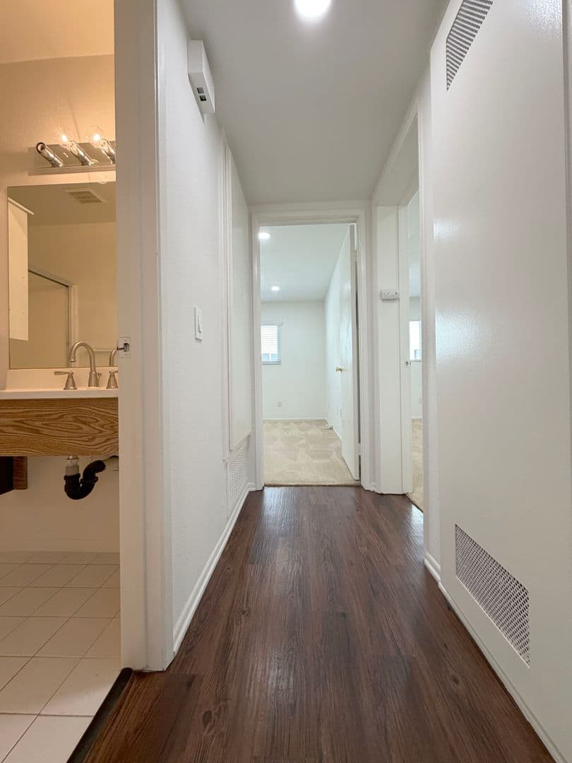 Huntington Beach Apartment: 5051 Dunbar Dr.